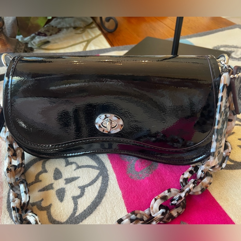 NWT COACHTOPIA  WAVY DINKY CRINKLE PATENT TORTOISE STRAP STYLE CQ056 CROSSBODY